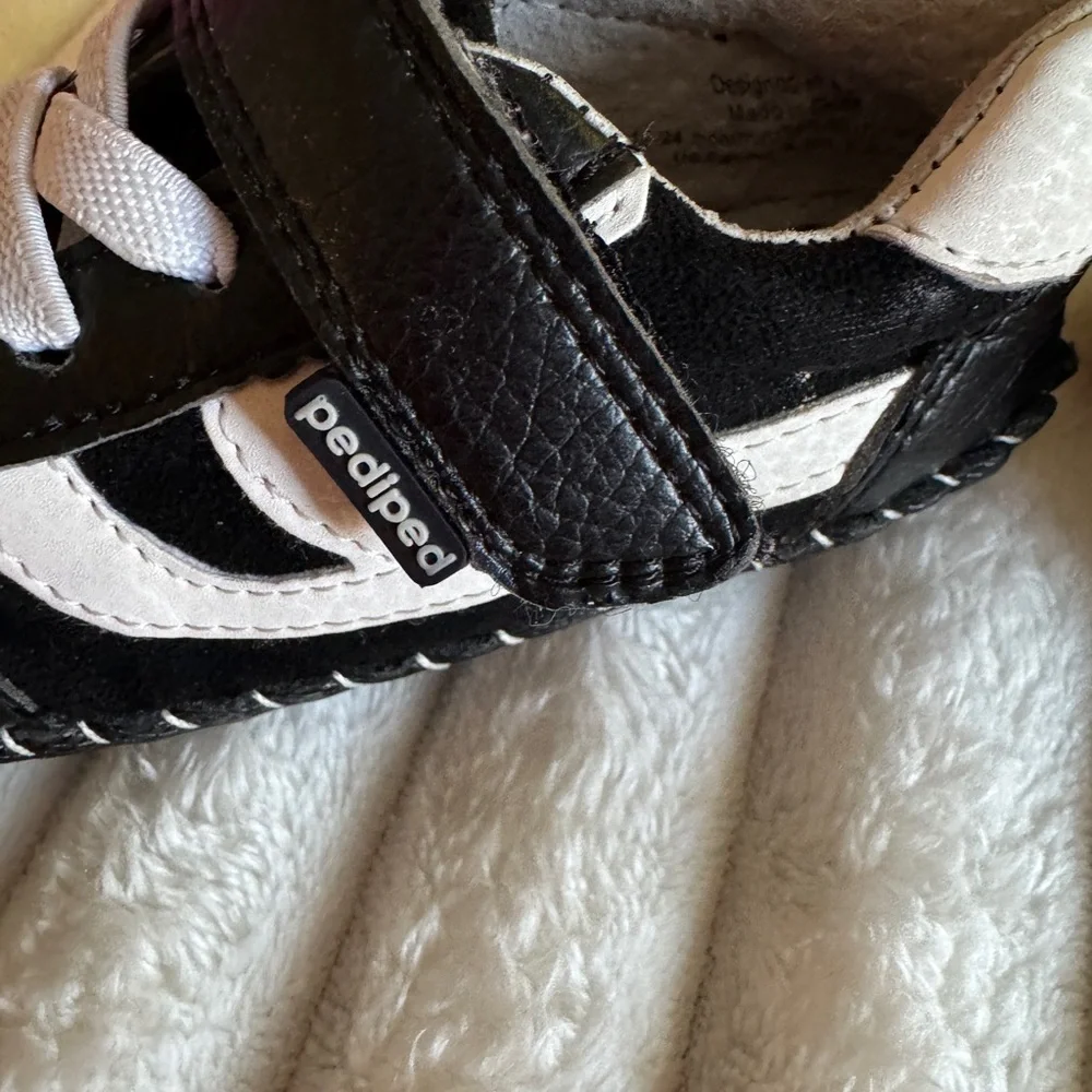 Pediped Black and White Baby Walker Shoes Size 18-24 Months